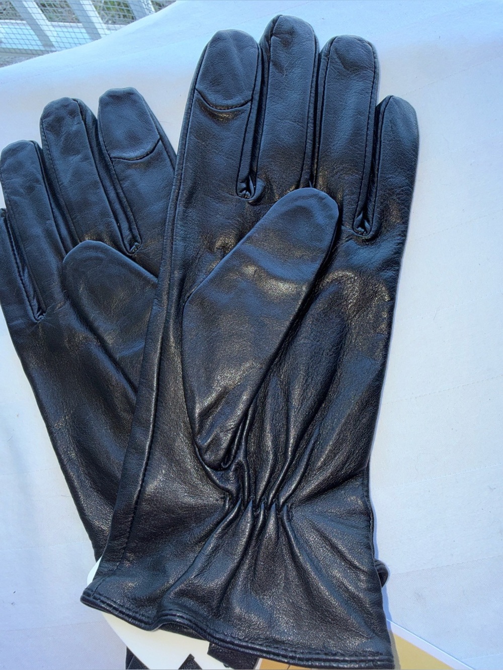 NWT - Michael Kors Ladies Black Leather Gloves. Size: L.
